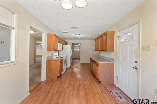 1904 W Pinecrest, Marshall, TX 75670