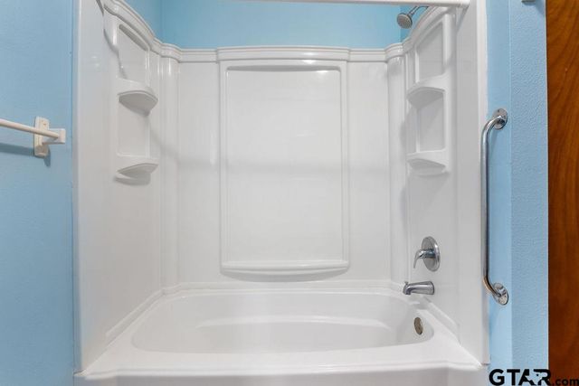 1904 W Pinecrest, Marshall, TX 75670