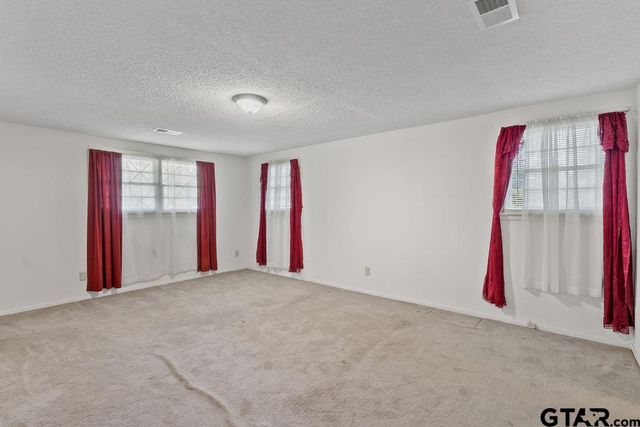 1904 W Pinecrest, Marshall, TX 75670