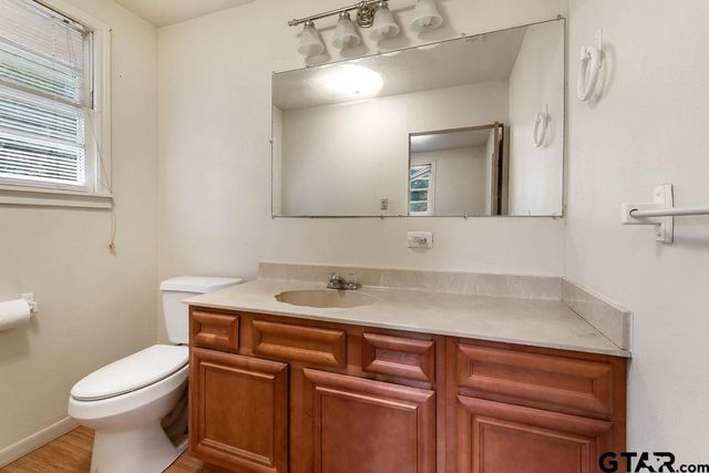 1904 W Pinecrest, Marshall, TX 75670