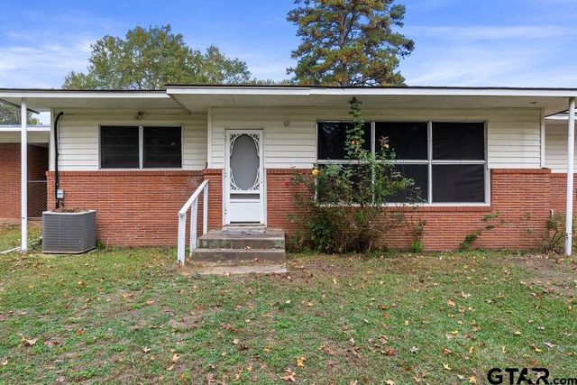 1904 W Pinecrest, Marshall, TX 75670