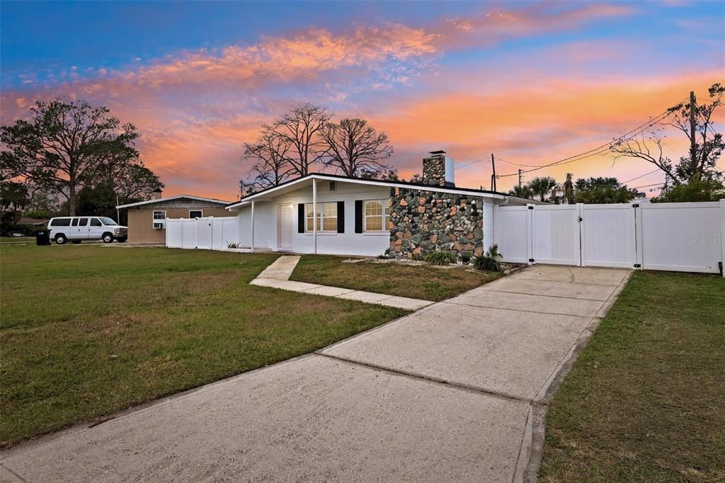 1413 EVANGELINE AVENUE, Orlando, FL 32809