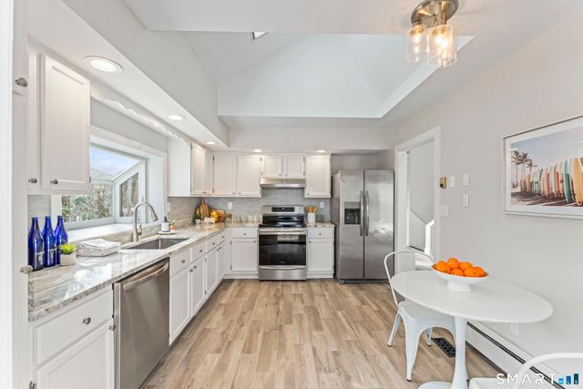 92 Head Of Meadow Road, Newtown, CT 06470