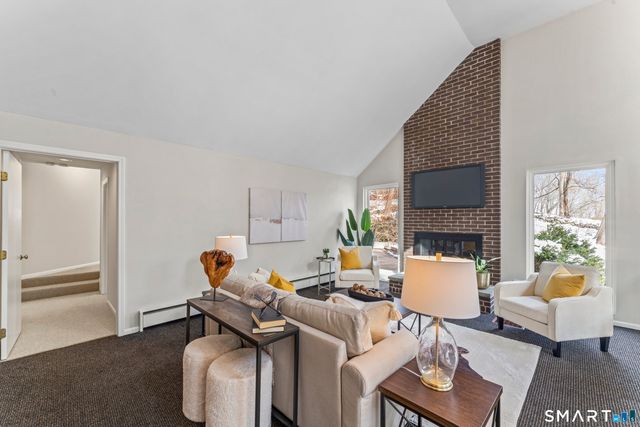 92 Head Of Meadow Road, Newtown, CT 06470