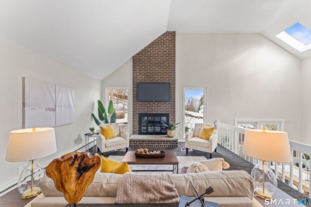 92 Head Of Meadow Road, Newtown, CT 06470