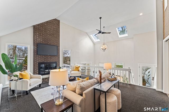 92 Head Of Meadow Road, Newtown, CT 06470