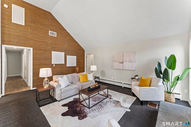 92 Head Of Meadow Road, Newtown, CT 06470