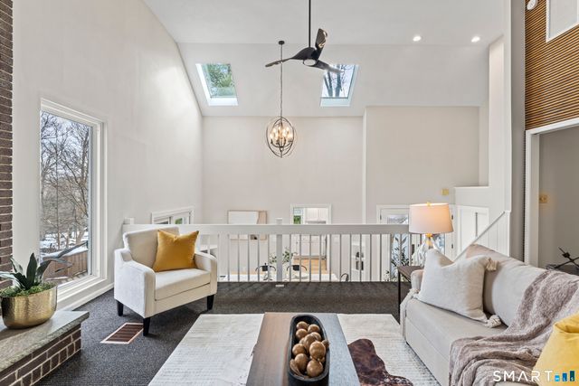 92 Head Of Meadow Road, Newtown, CT 06470