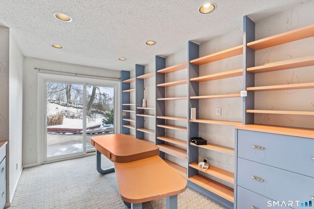 92 Head Of Meadow Road, Newtown, CT 06470