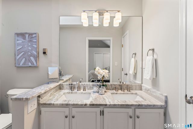 92 Head Of Meadow Road, Newtown, CT 06470