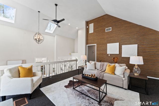 92 Head Of Meadow Road, Newtown, CT 06470