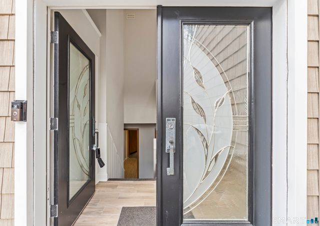 92 Head Of Meadow Road, Newtown, CT 06470