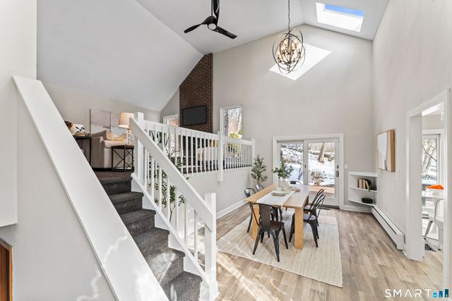 92 Head Of Meadow Road, Newtown, CT 06470