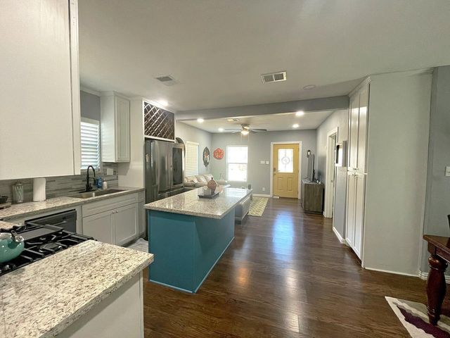 720 Caperton Street, Houston, TX 77022