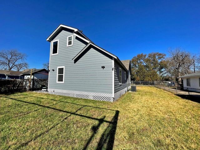 720 Caperton Street, Houston, TX 77022