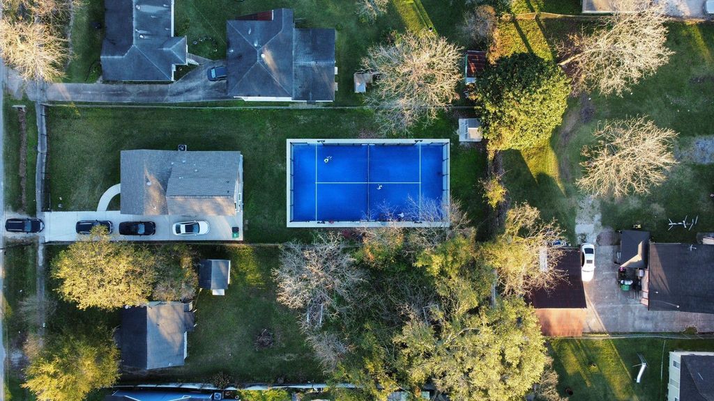 720 Caperton Street, Houston, TX 77022