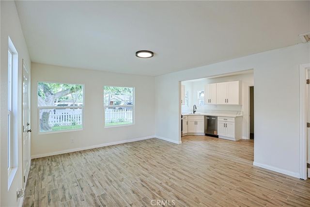 122 N Bewley Street, Santa Ana, CA 92703