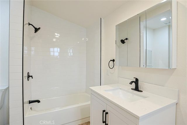 122 N Bewley Street, Santa Ana, CA 92703