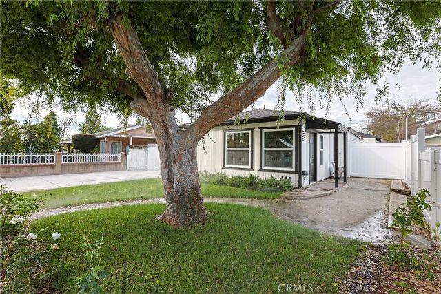 122 N Bewley Street, Santa Ana, CA 92703
