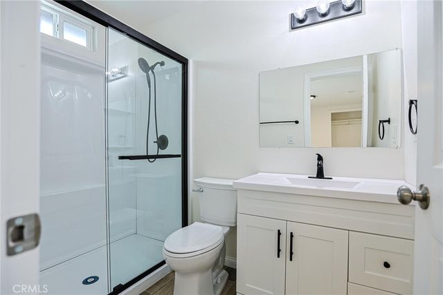 122 N Bewley Street, Santa Ana, CA 92703