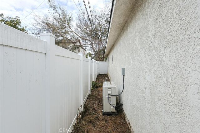 122 N Bewley Street, Santa Ana, CA 92703