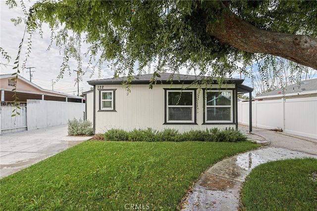 122 N Bewley Street, Santa Ana, CA 92703