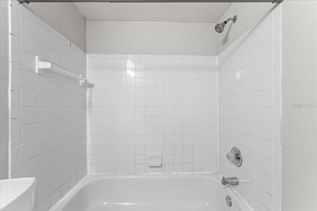 12407 OAK CEDAR PLACE 202, Tampa, FL 33612