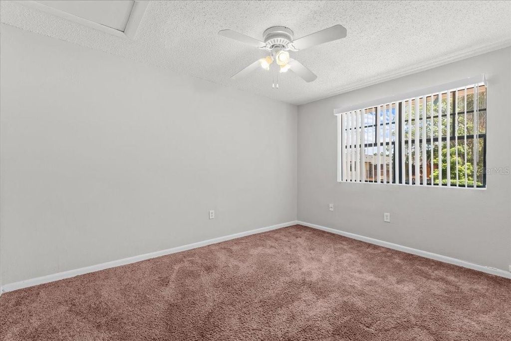 Image 12 of property listing at 12407 OAK CEDAR PLACE 202, Tampa, FL 33612