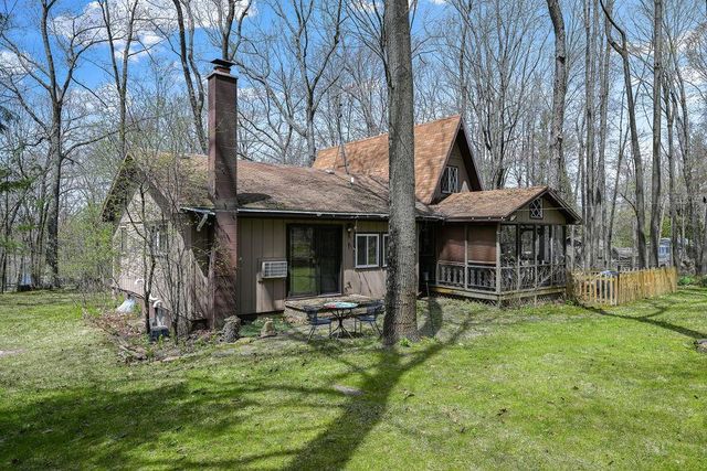 N7898 COUNTY ROAD G, Iola, WI 54945