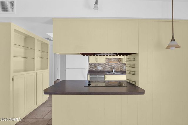 1215 E GENEVA Drive, Tempe, AZ 85282