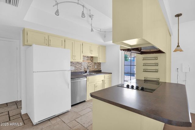 1215 E GENEVA Drive, Tempe, AZ 85282