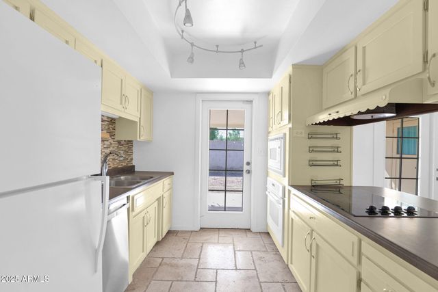 1215 E GENEVA Drive, Tempe, AZ 85282