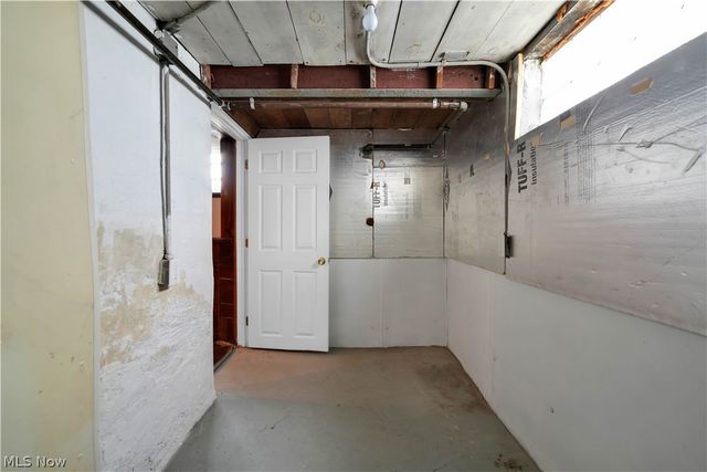 17303 Invermere Avenue, Cleveland, OH 44128