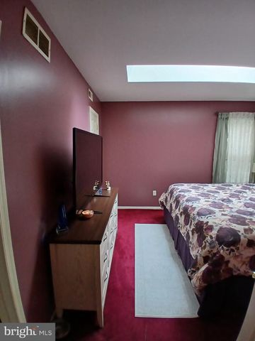1014 DIAMOND DR, Newtown, PA 18940