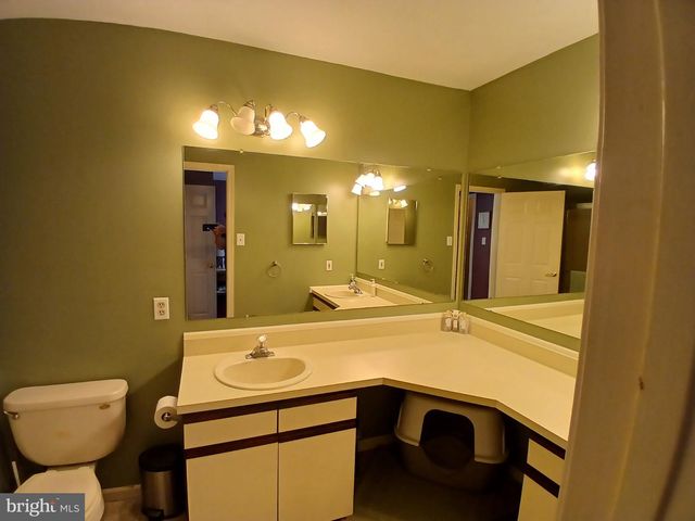 1014 DIAMOND DR, Newtown, PA 18940