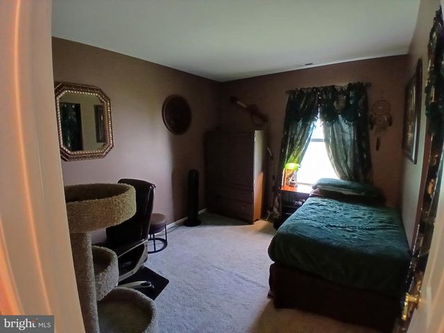 1014 DIAMOND DR, Newtown, PA 18940