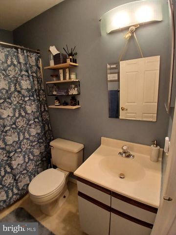 1014 DIAMOND DR, Newtown, PA 18940