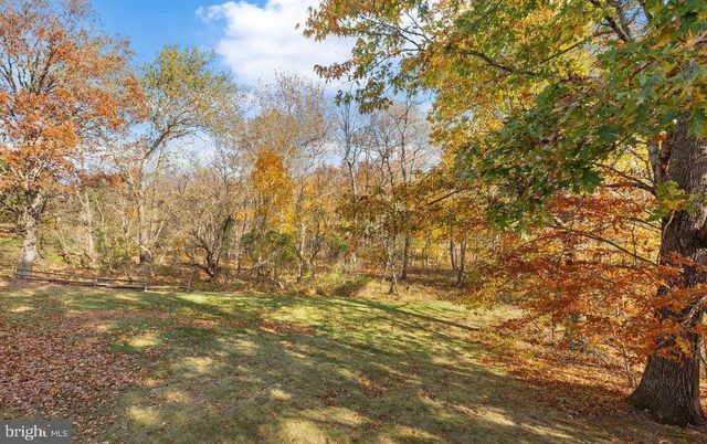 1014 DIAMOND DR, Newtown, PA 18940