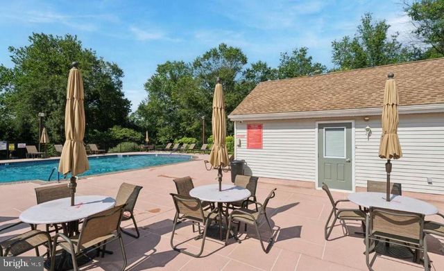 1014 DIAMOND DR, Newtown, PA 18940