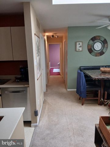 1014 DIAMOND DR, Newtown, PA 18940