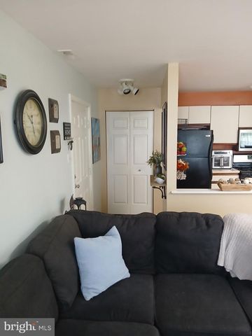 1014 DIAMOND DR, Newtown, PA 18940