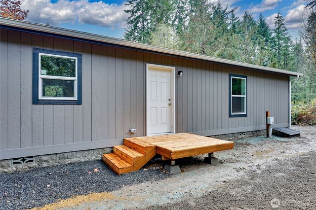 180 E Barnsby Place, Shelton, WA 98584