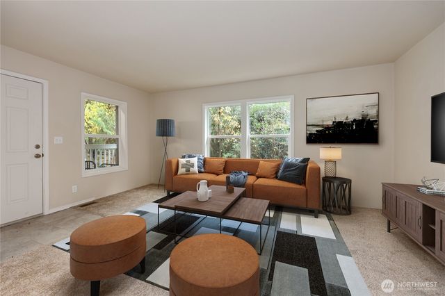 180 E Barnsby Place, Shelton, WA 98584