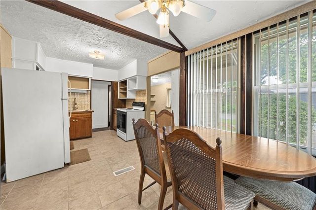 13013 8th Street, Grandview, MO 64030