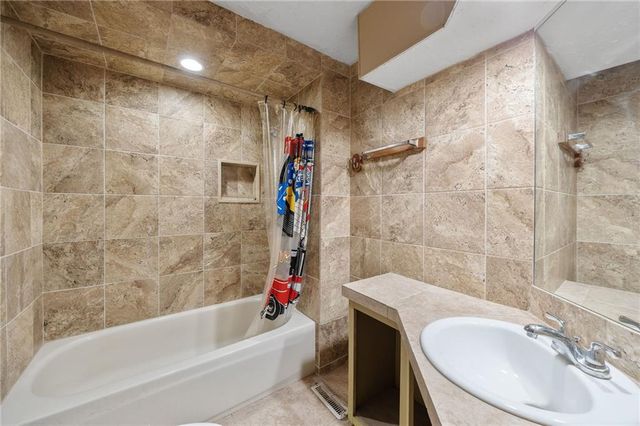 13013 8th Street, Grandview, MO 64030