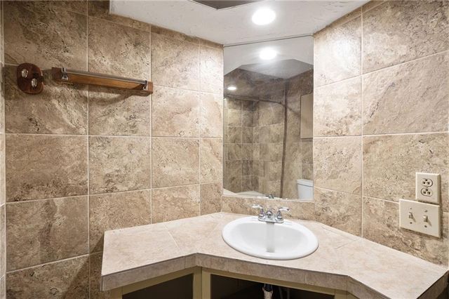 13013 8th Street, Grandview, MO 64030