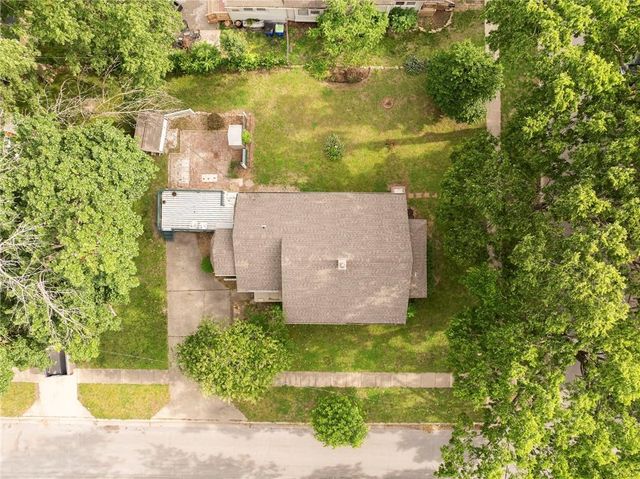 13013 8th Street, Grandview, MO 64030