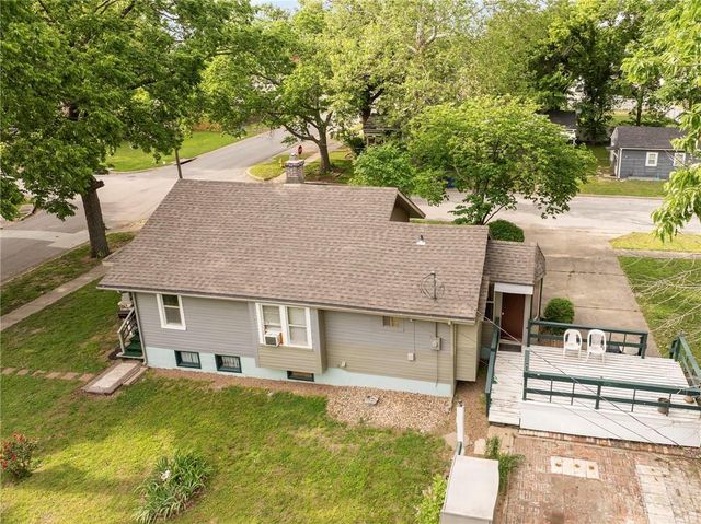 13013 8th Street, Grandview, MO 64030