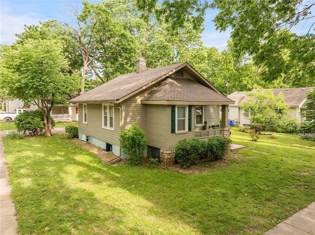 13013 8th Street, Grandview, MO 64030