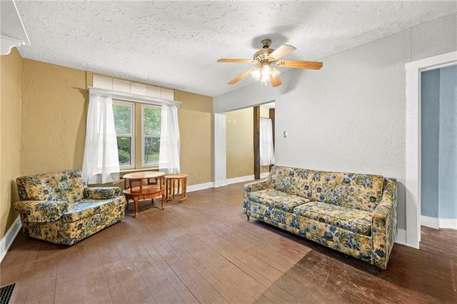13013 8th Street, Grandview, MO 64030
